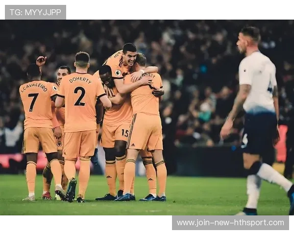 富勒姆抓住定位球机会